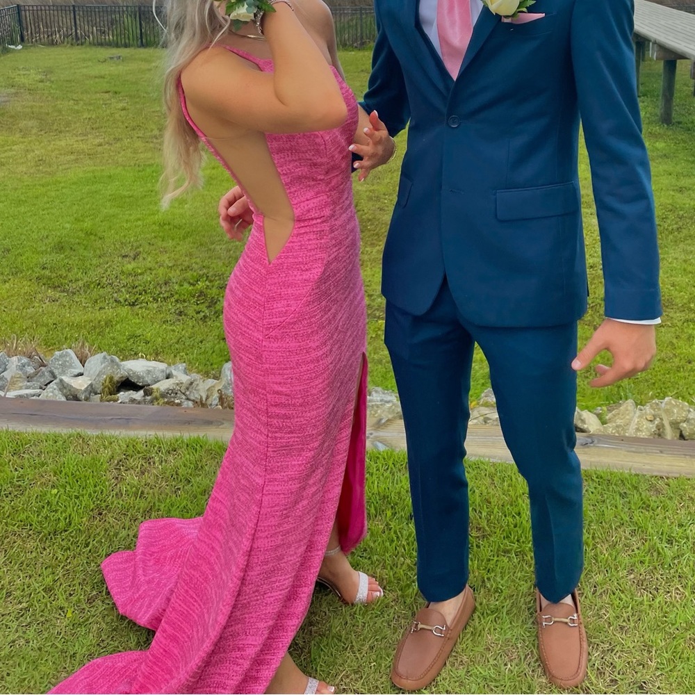 deisgner Jovani prom dress